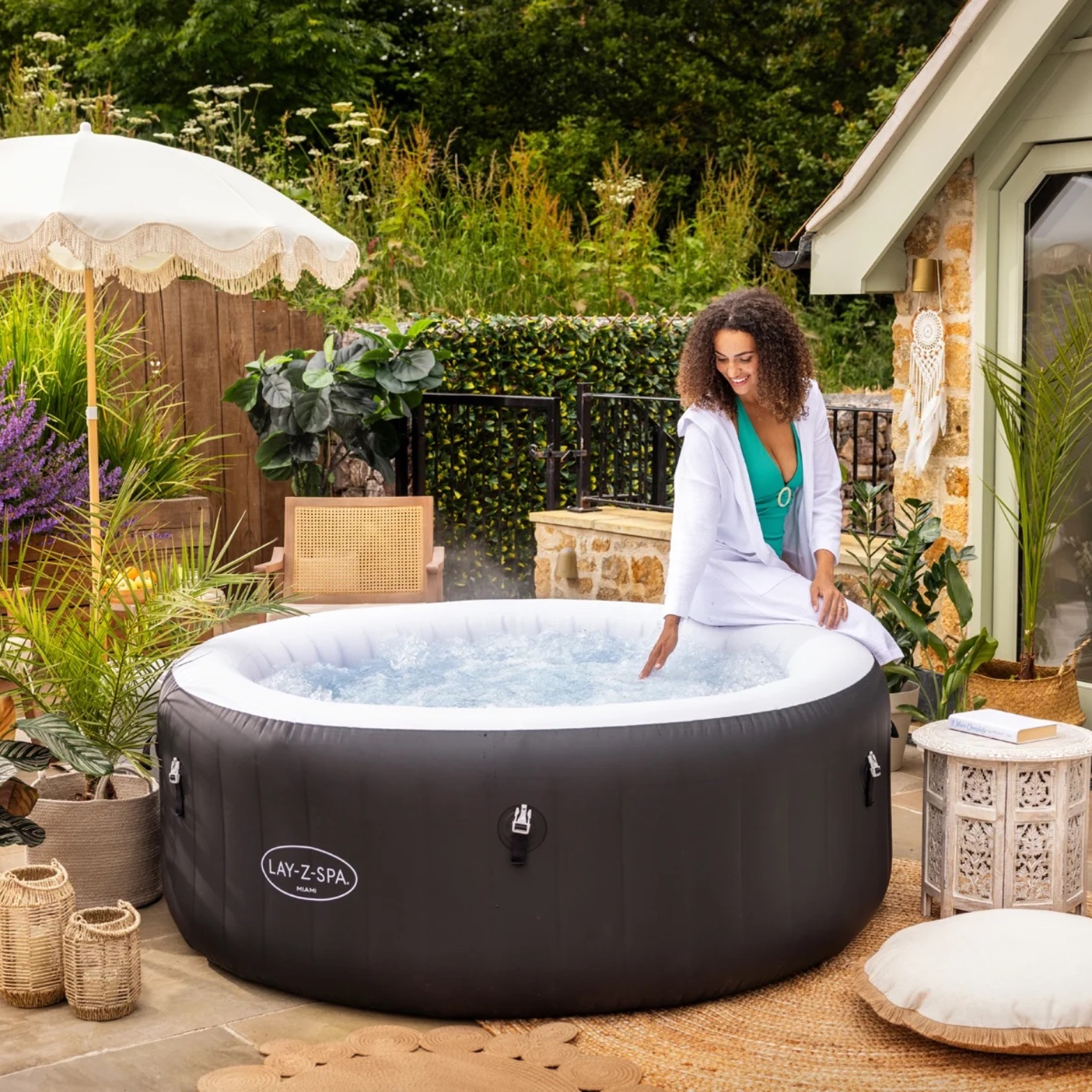 Lay-z-Spa Miami Hot Tub
